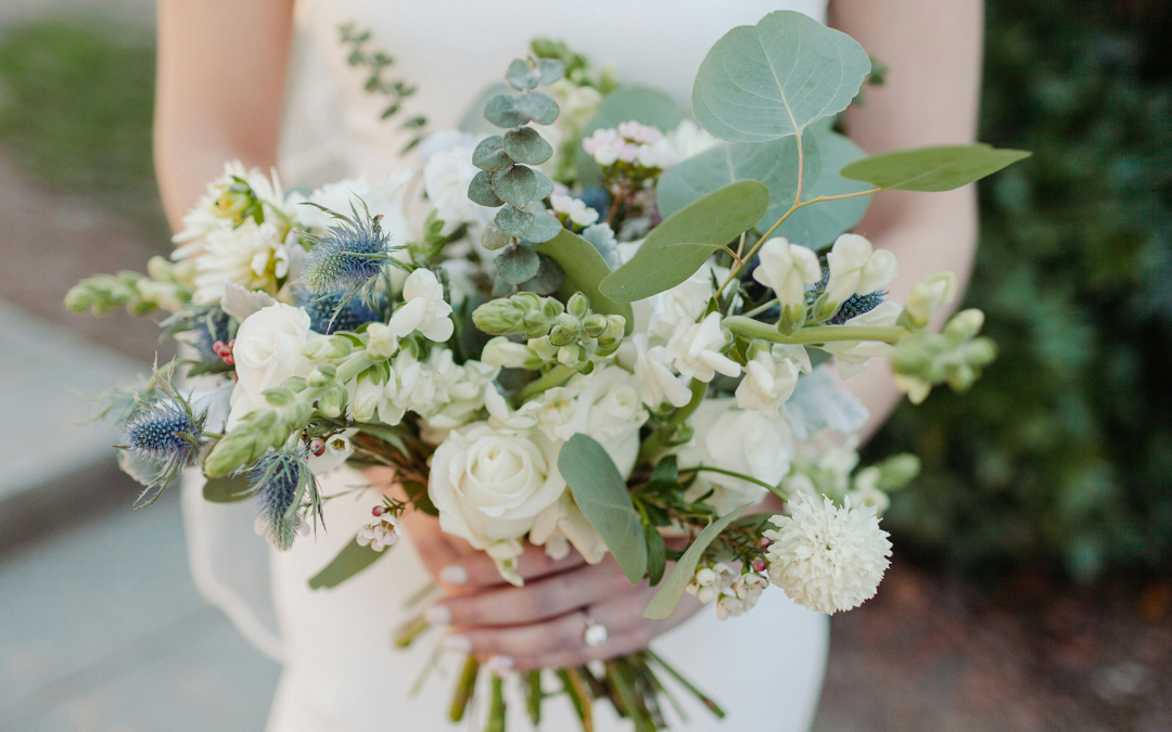 Choosing the Right Wedding Flowers: A Guide for Every Season